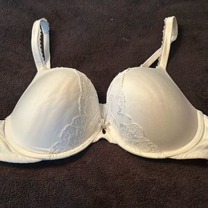 Body by Victoria perfect shape white 38C.